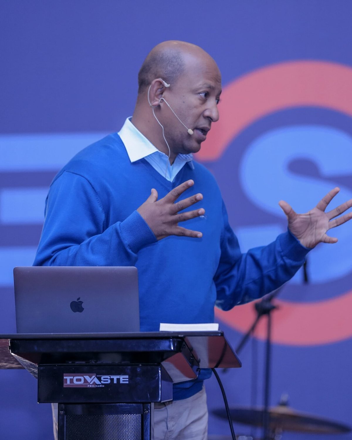 Dr Mehret Debebe presenting at a Mindset event